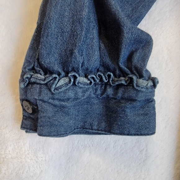 Draper James Split V-Neck Ruffle Trim Chambray Denim Shirt Blouse Top M Naisha - Picture 5 of 12